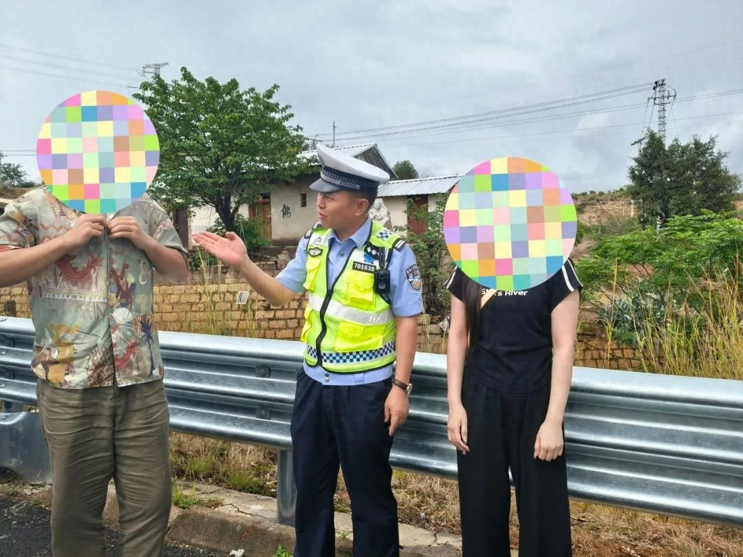 女子被男友丢在高速应急车道！这究竟是人性的扭曲还是道德的沦丧？