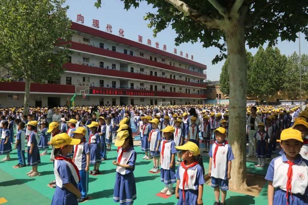 霍州公安交警走进实验小学，为孩子们平安上学路保驾护航？  第2张