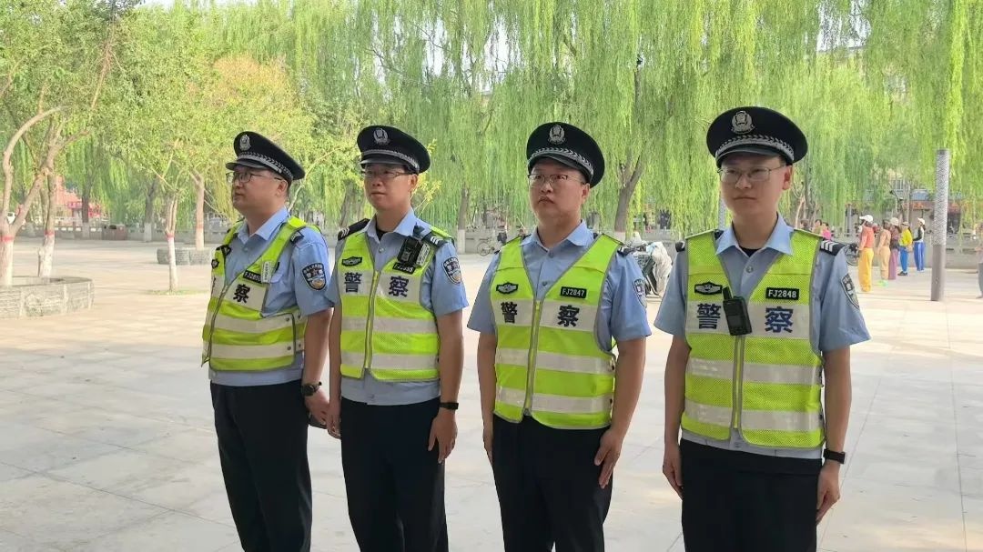 邯郸交巡警整治学步桥周边交通乱象，你还敢乱停车吗  第2张