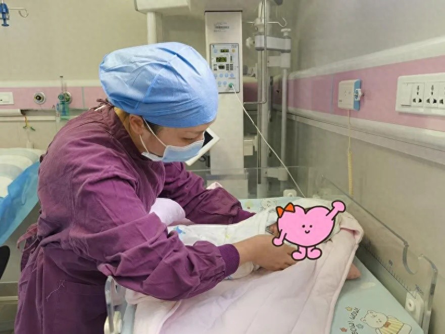 十年如一日坚守产房！助产士陈洪梅如何用双手托起无数新生命？
