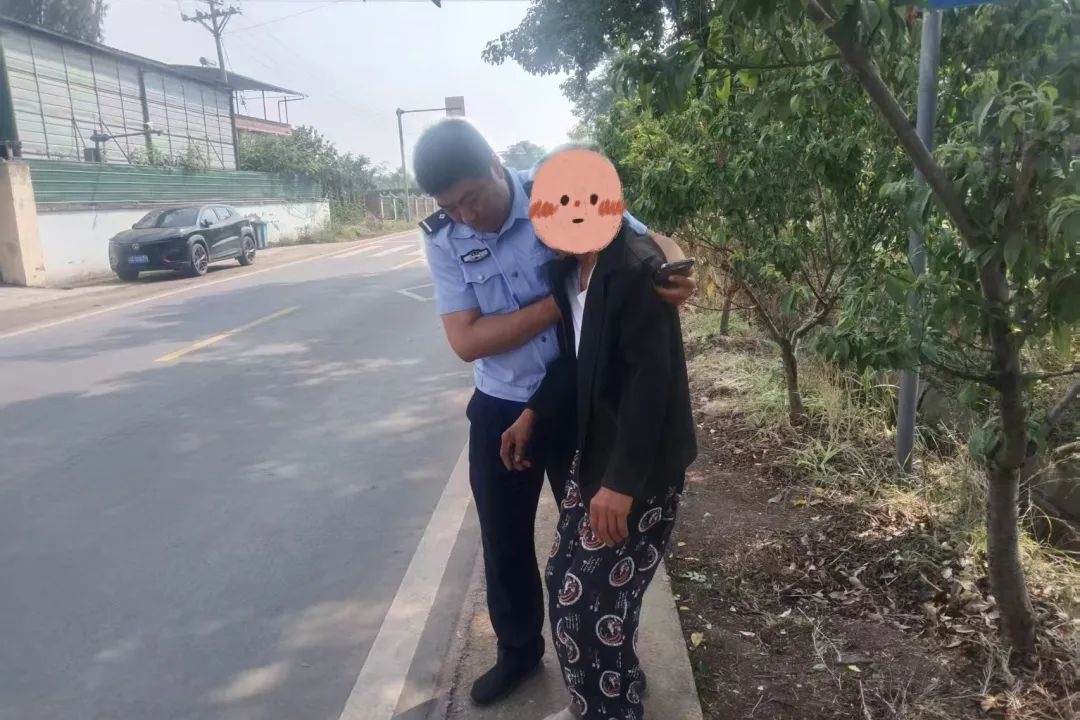 警民鱼水情！铜梁民警多次救助摔倒老人，背后故事太暖心？  第2张