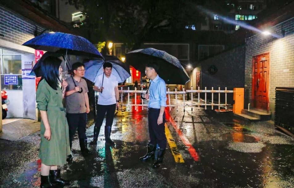 5月20日晚区委书记冒雨督导排水防涝，这关乎啥？你知道吗  第2张