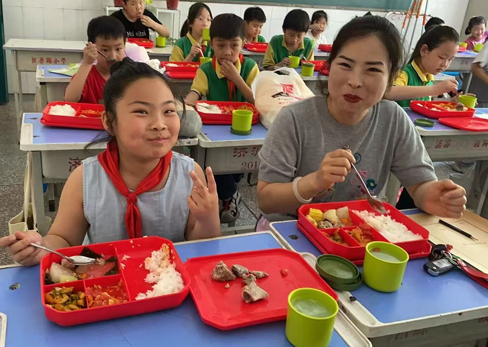 北海健康路小学多措并举做好学生配餐服务，家长怎能不点赞？  第2张