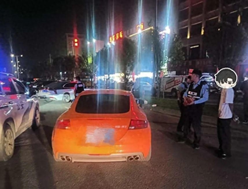 深夜偷开跑车？浙江诸暨男子这波操作究竟意欲何为