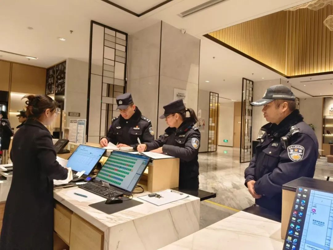 2025年乐都区公安局如何擎起守护群众平安灯？揭秘碾伯大防区的治安整治奇迹  第3张