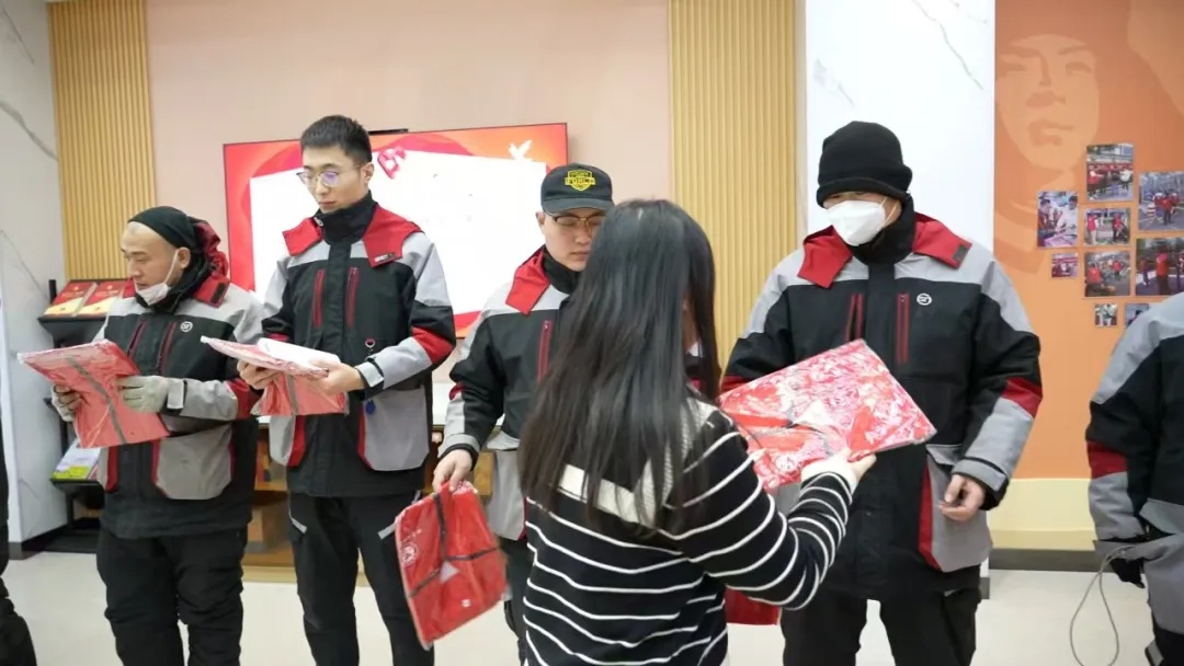 2025年快递从业青年服务月活动启动，暖心大礼包等你来领  第3张