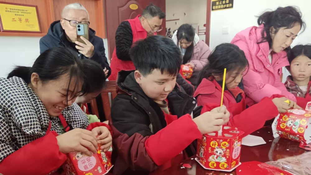 留守儿童如何度过一个充满爱与欢乐的寒假？邵阳县的爱心妈妈+知心姐姐系列活动告诉你  第3张