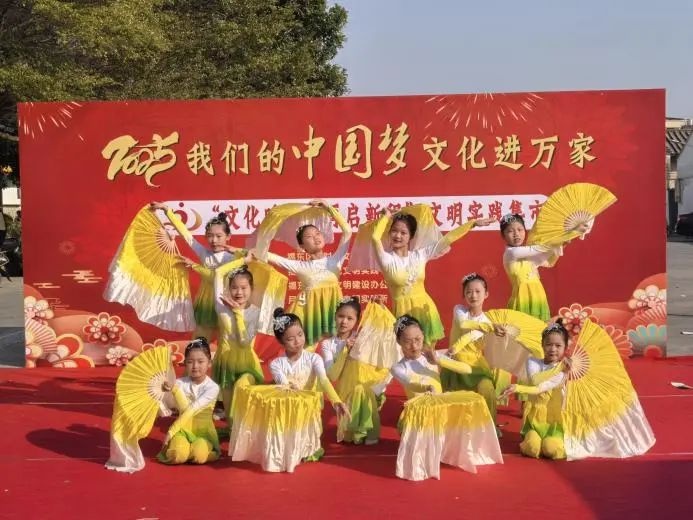 月城镇春节集市大揭秘：舞狮、笛子、潮曲，你准备好迎接这场文化盛宴了吗？  第5张
