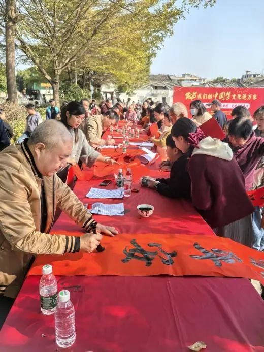 月城镇春节集市大揭秘：舞狮、笛子、潮曲，你准备好迎接这场文化盛宴了吗？  第8张