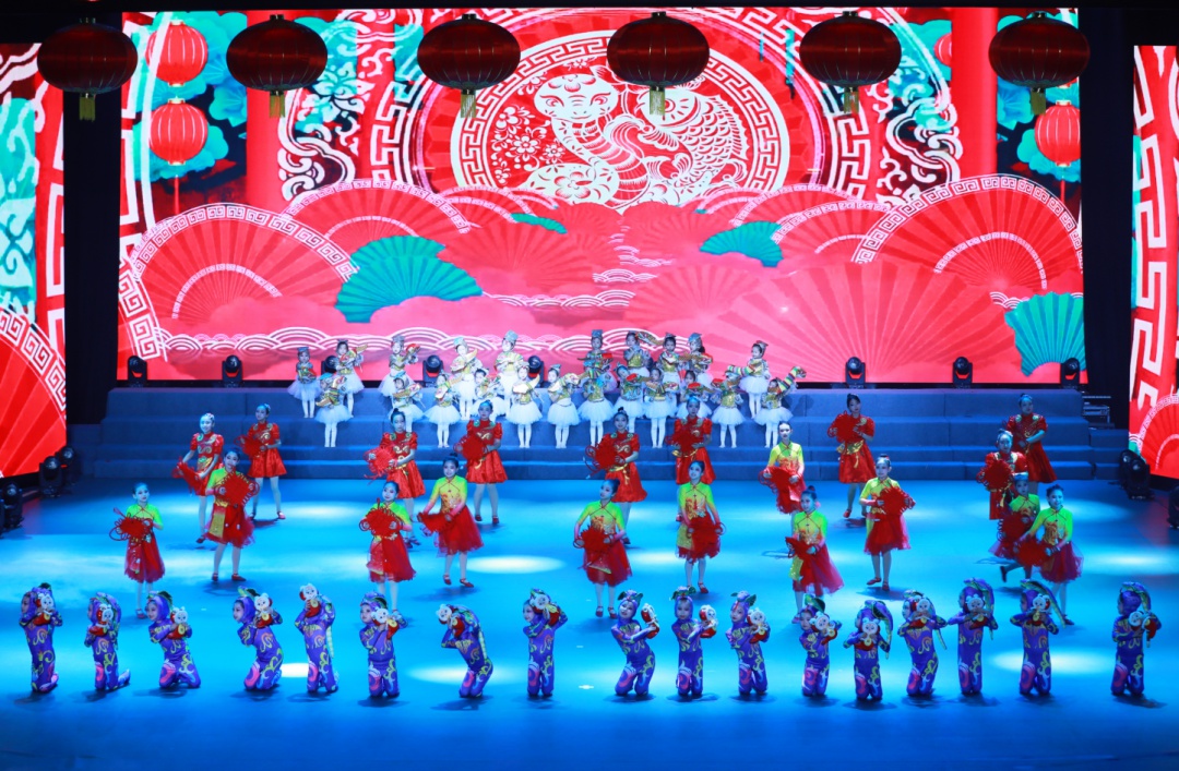 2025札萨克图春节联欢晚会：科右前旗的视听盛宴，你准备好迎接这场文化大餐了吗？  第3张
