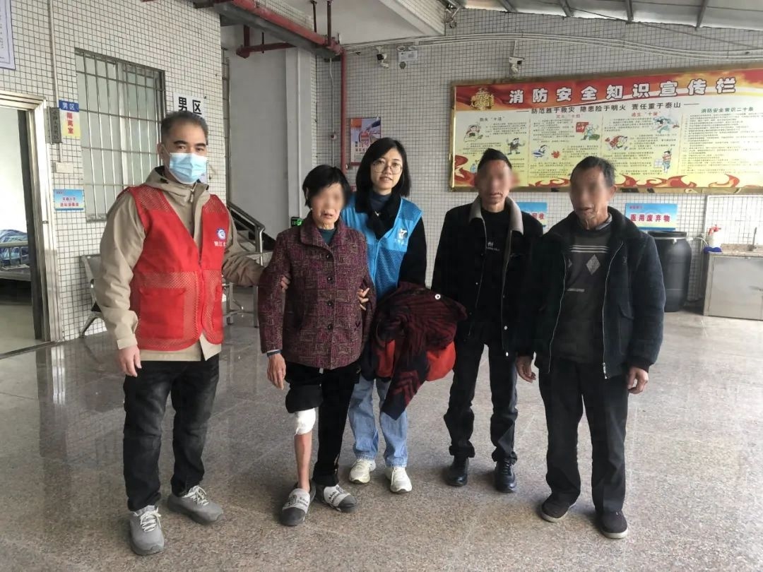 寒冬中的温暖奇迹！阳江救助站如何让流浪者重回家人怀抱？