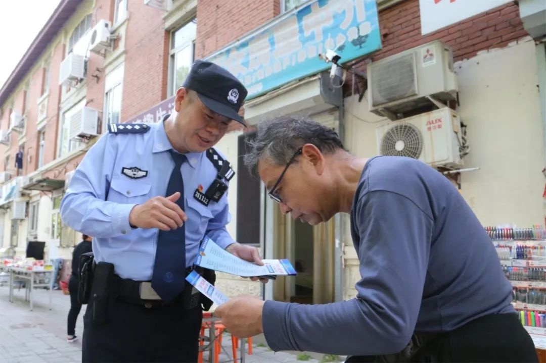 民警桑自强8年如一日，用温暖和真诚帮助刑满释放人员，你感动了吗？  第2张