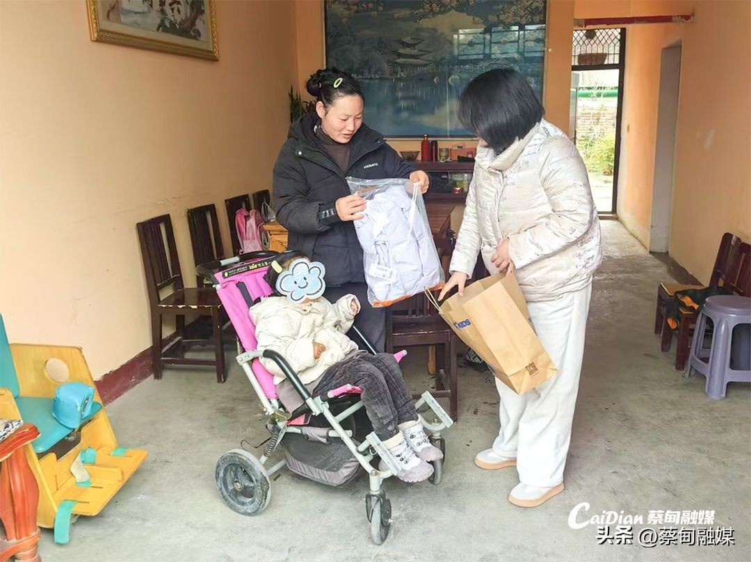 蔡甸区如何用一件羽绒服温暖206名困难青少年的寒冬？  第2张