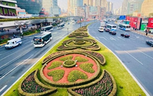 2025年春节，公园绿地如何展现中华文化的独特魅力？
