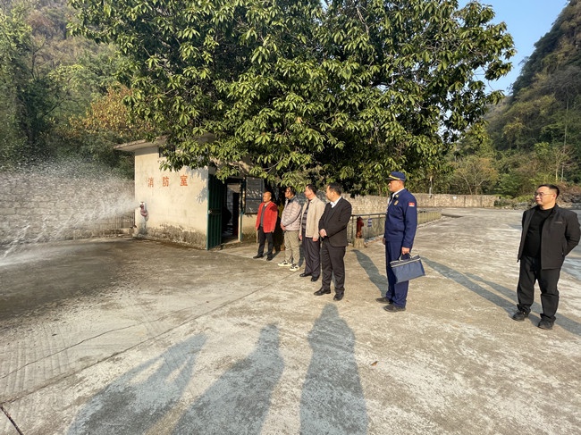 春节临近，烟花爆竹安全如何保障？县长亲自带队检查，这些细节不容忽视  第4张