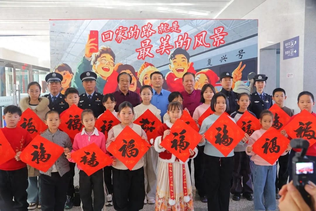 春运高峰来袭！衡水北站民警如何用责任与温情守护你的回家路？