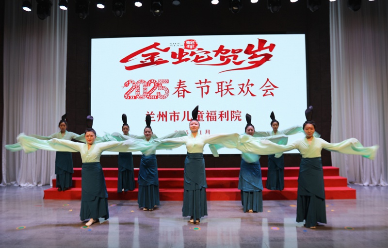 春节送温暖！兰州市儿童福利院的孩子们如何用稚嫩笔触书写浓浓年味？  第3张
