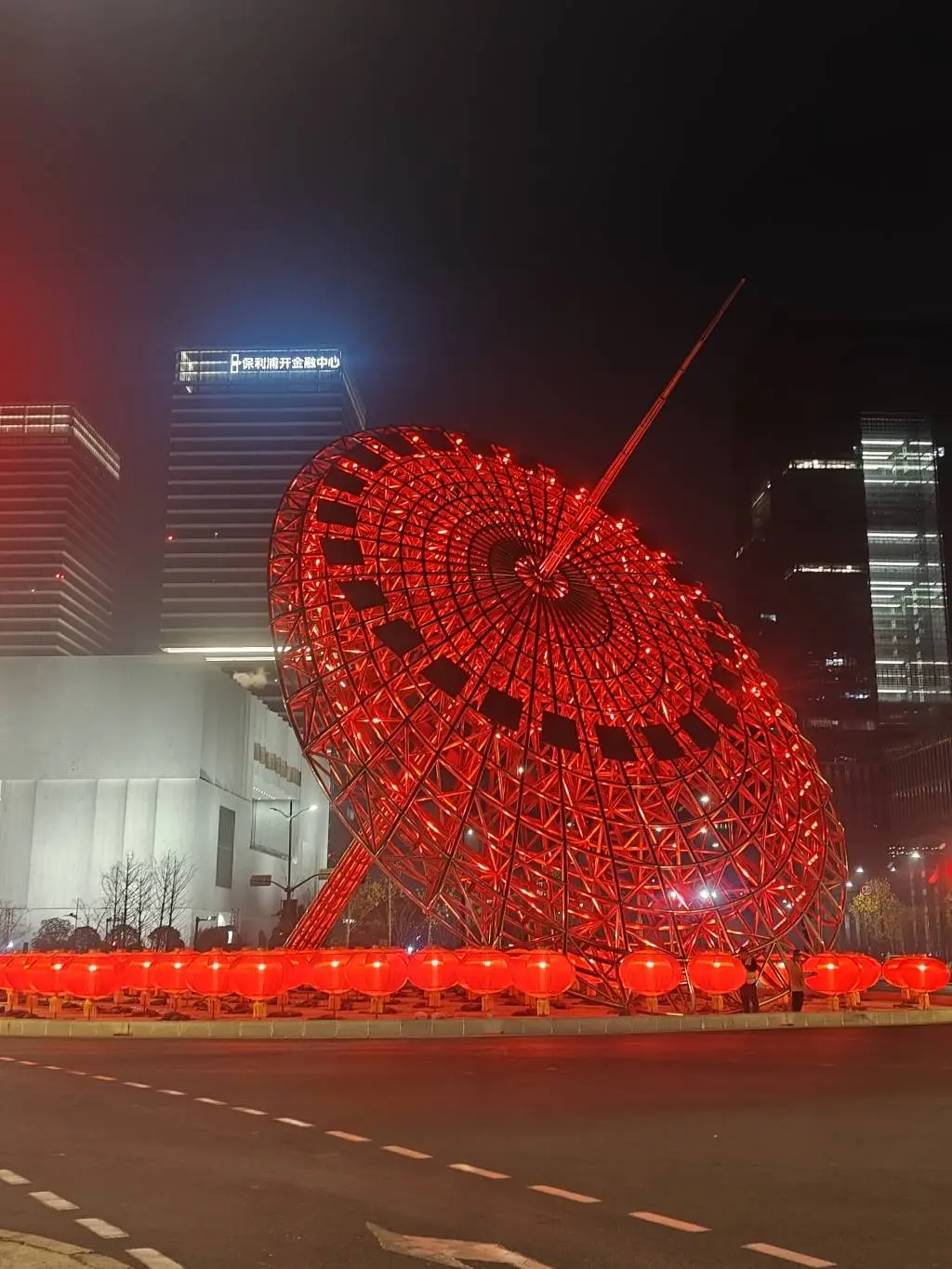 2025年上海春节灯光秀将如何惊艳全城？外滩瀑布灯光首次亮相  第2张