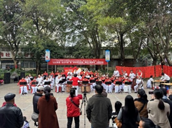 施家园社区新春活动：你也能亲手书写春联，感受传统文化的魅力吗？  第1张