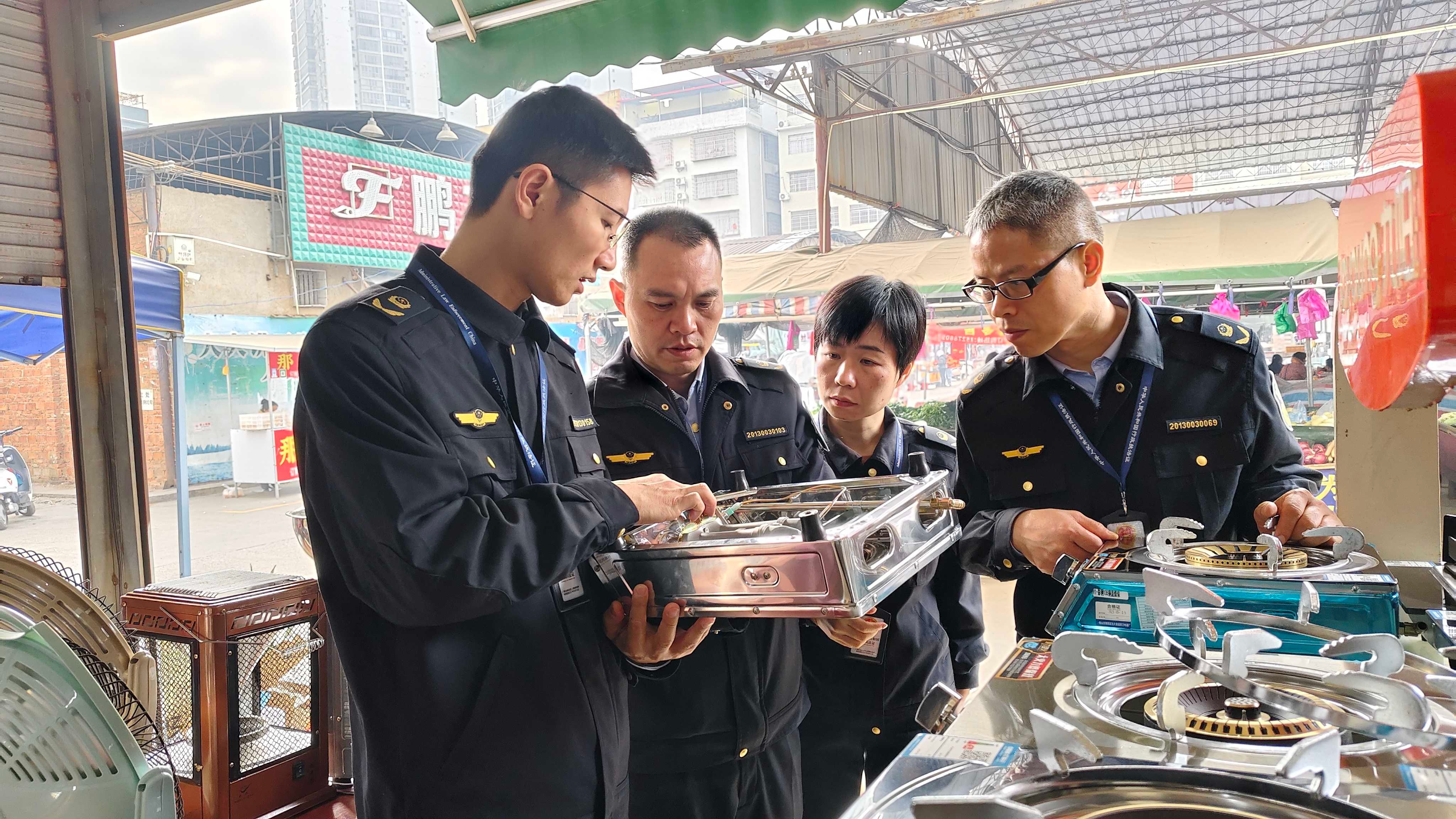 2025年春节市场安全大检查！你的年货买对了吗？  第3张
