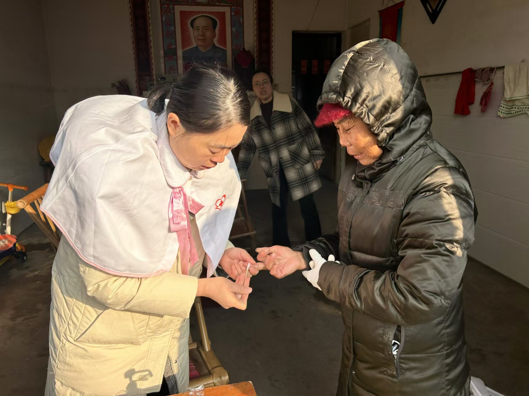 2025年抚州送温暖活动：400余人受益，爱心物资大派送！你参与了吗？  第2张