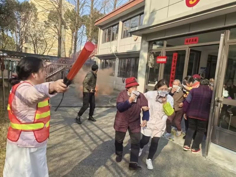 金山消防如何守护冬春安全？揭秘养老院、医院、社区的消防安全大行动  第6张