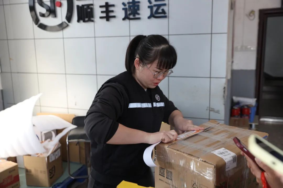 年货快递上的神秘贴纸，竟能救你一命！你注意到了吗？  第6张