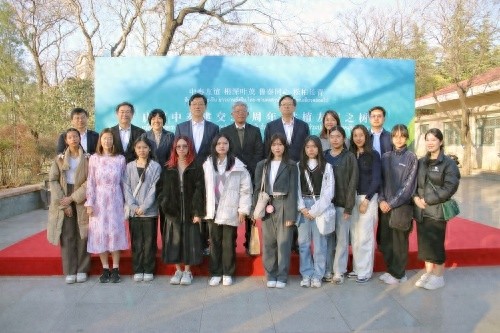 中泰建交50周年，鲁泰友谊树为何在泉城公园扎根？  第1张