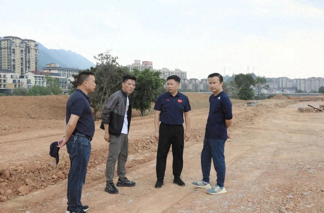 县长马登宏现场办公！板旺片区路网工程何时能惠及百姓？