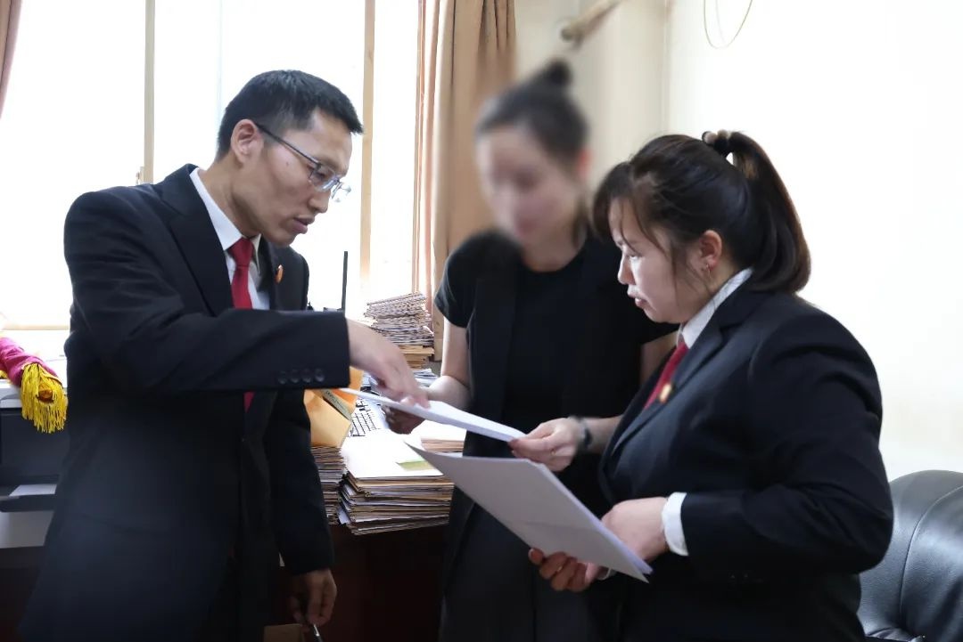 2岁娃抚养权争夺战：法院如何用‘家事调查+心理疏导’破局？  第3张