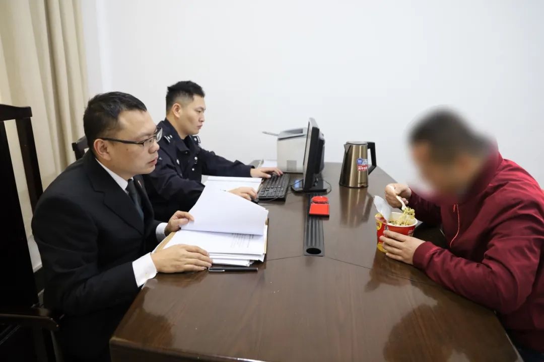 昔日挚友对簿公堂，法官一个电话竟让多年纠纷瞬间化解  第3张