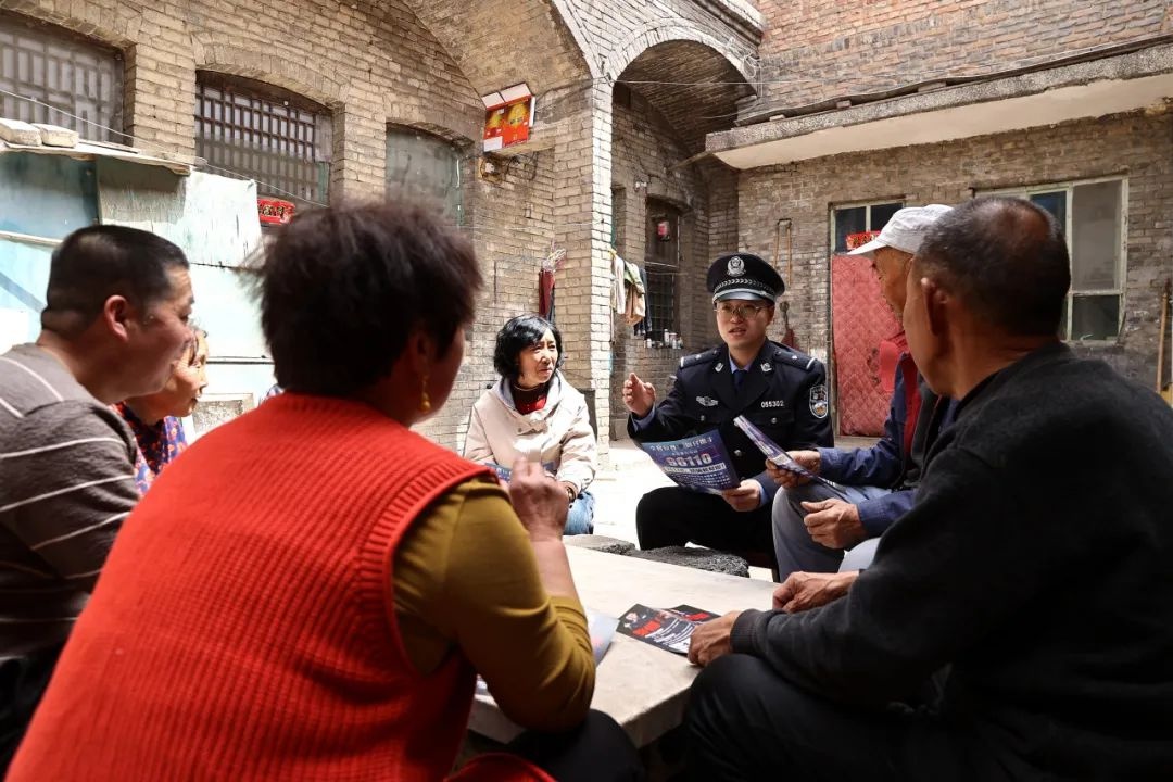 警务背包走村入户，民警变身移动服务站！这样的便民服务你见过吗？  第4张