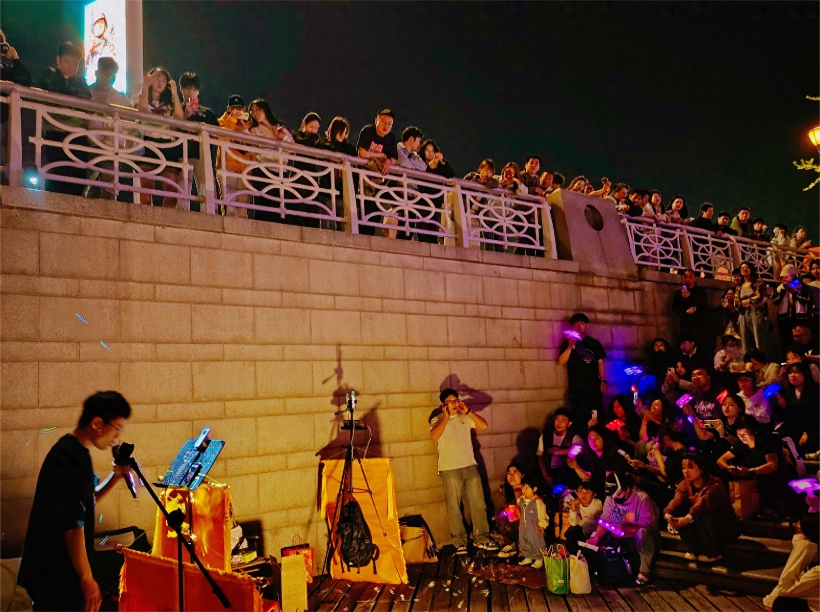 天津夜生活太绝了！一次尝遍‘天津三绝’、听相声、逛集市，你还不来？