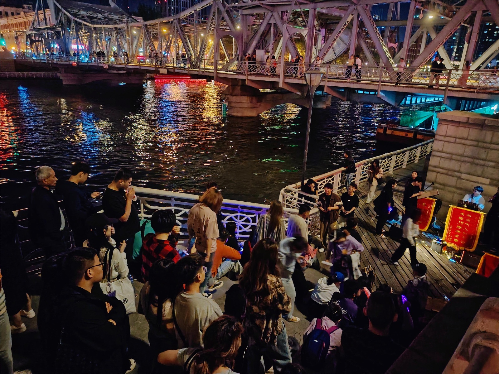 天津夜生活太绝了！一次尝遍‘天津三绝’、听相声、逛集市，你还不来？  第2张