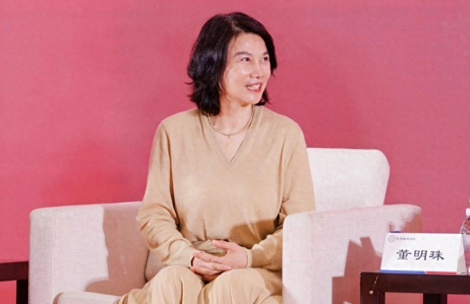 董明珠高票连任格力董事长！她将如何带领格力在智能化时代再创辉煌？