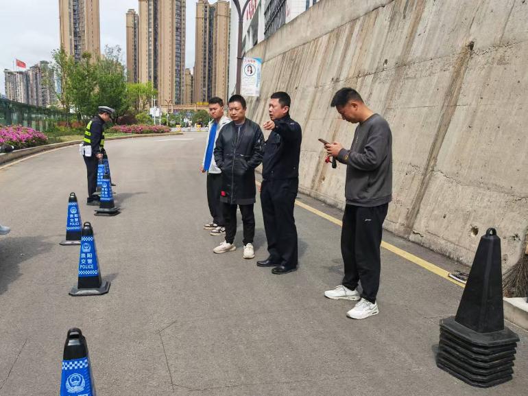 贵阳交警这波操作太给力！省医观山湖院区违停乱象为何一夜消失？  第4张