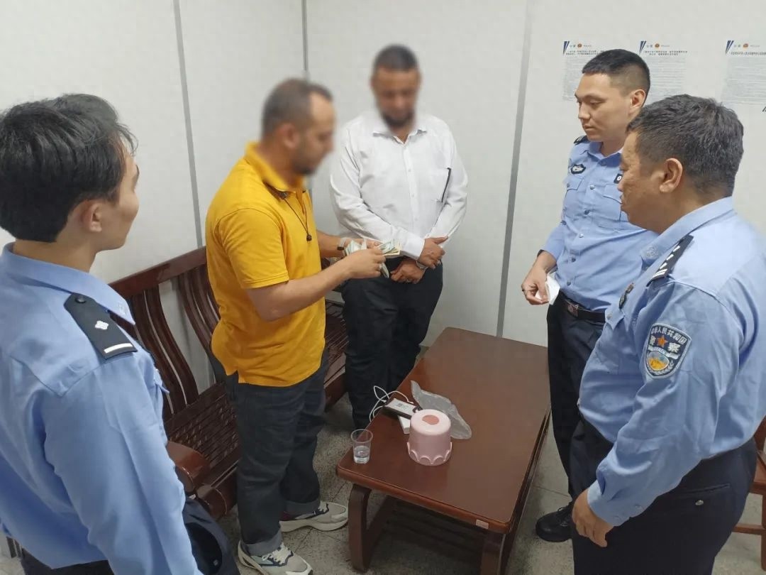 广交会外商遗失2279美元！民警如何迅速找回失主？