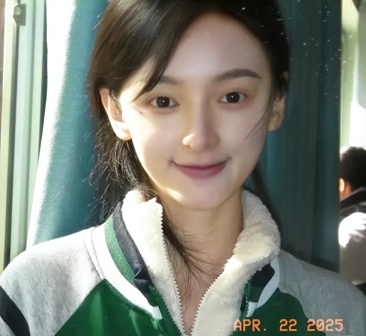 西安美院听障女生因长相被质疑像AI？本人回应：只做过3个医美项目  第3张