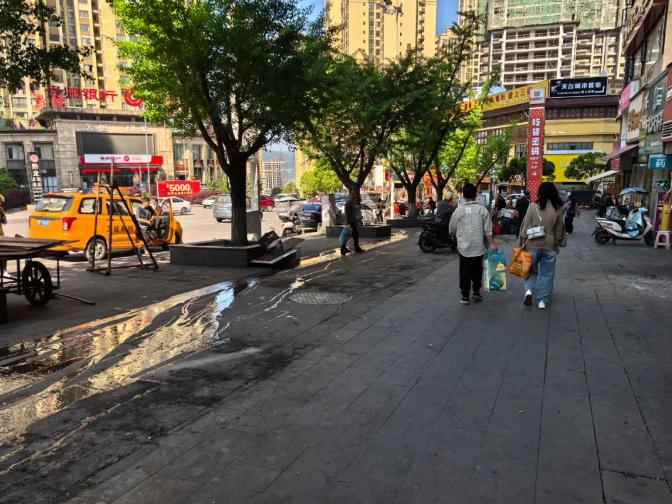 占道经营危害大！大方县为何要重拳整治？市民出行将迎来哪些变化？  第3张