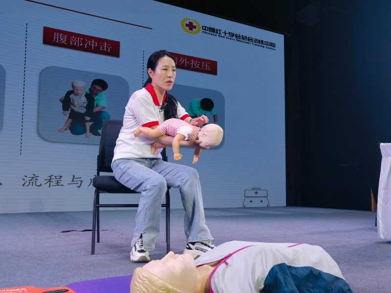 130名员工集体学习急救技能，关键时刻能救命！你公司培训了吗？  第4张