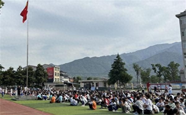 5月12日汉阴县蒲溪镇中心小学为何开展防震安全疏散演练？