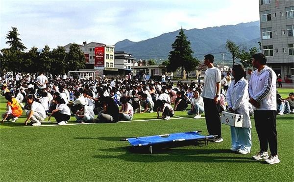 5月12日汉阴县蒲溪镇中心小学为何开展防震安全疏散演练？  第4张
