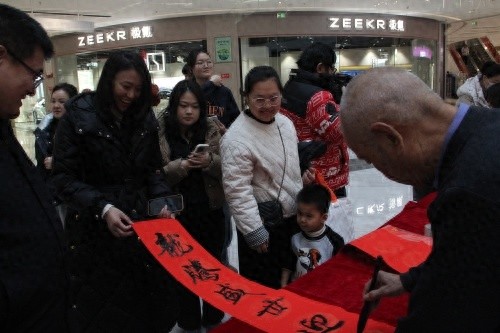 衡水市消费维权中心走进爱琴海购物公园，你的消费权益有保障了吗？