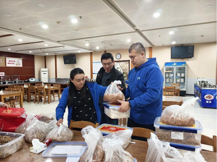 河北体育馆职工食堂大变身！包饺子、送万福，2025年迎新春活动你参加了吗？  第2张