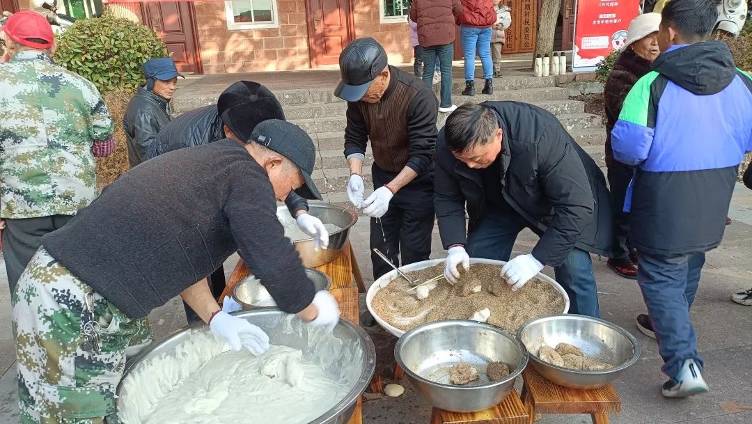 麻糍越打越粘，生活越过越甜！周塘村如何用传统习俗温暖人心？  第2张