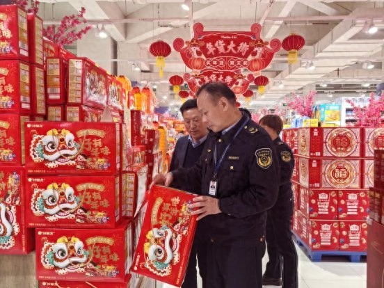 春节食品安全大检查！灵川县如何确保市民吃得安心？