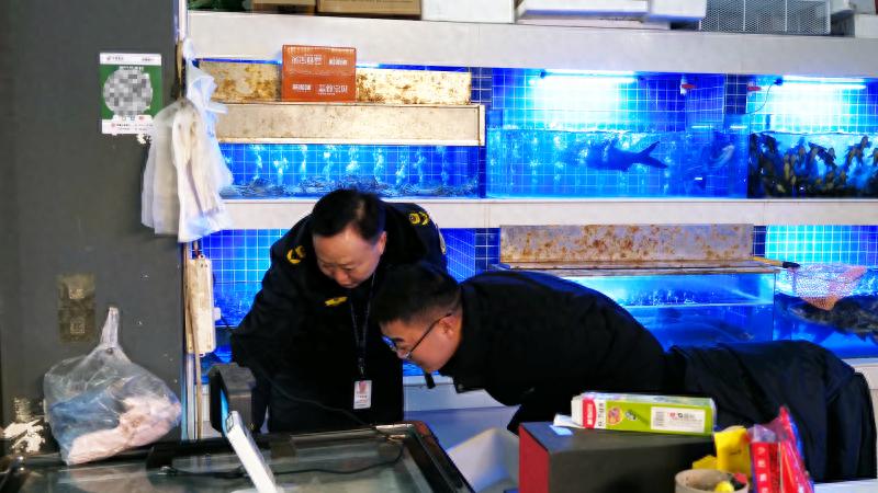 节前市场大检查！34家商户无一违规，你的购物安全有保障了吗？