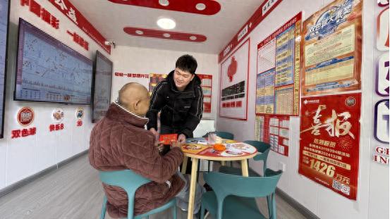 永州福彩暖心行动：8位大病从业者获2000元慰问金，你感受到了这份温暖吗？