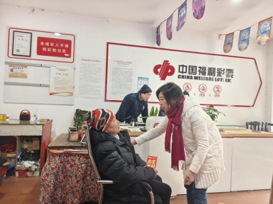 永州福彩暖心行动：8位大病从业者获2000元慰问金，你感受到了这份温暖吗？  第2张