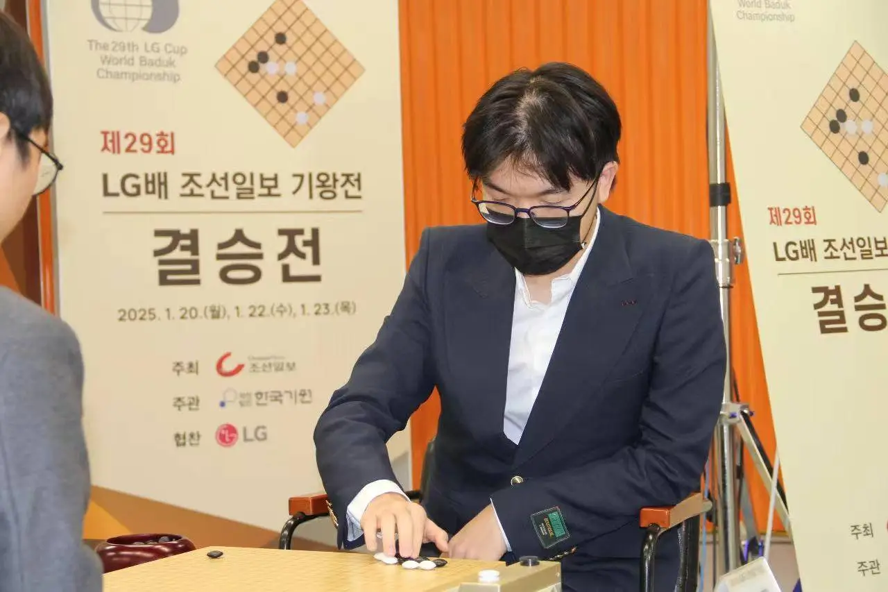 柯洁九冠梦碎！韩国裁判争议判罚引发退赛风波，中国围棋史上最大遗憾？